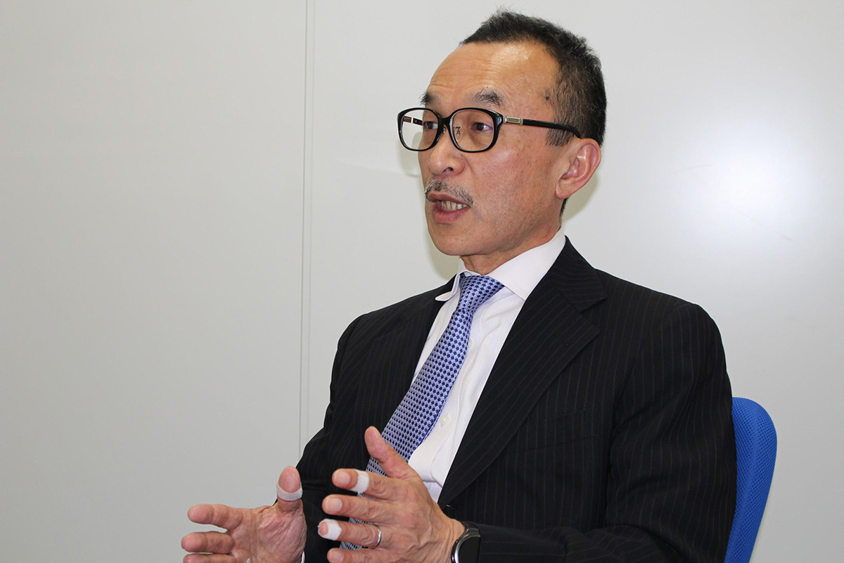 写真) 小山堅氏