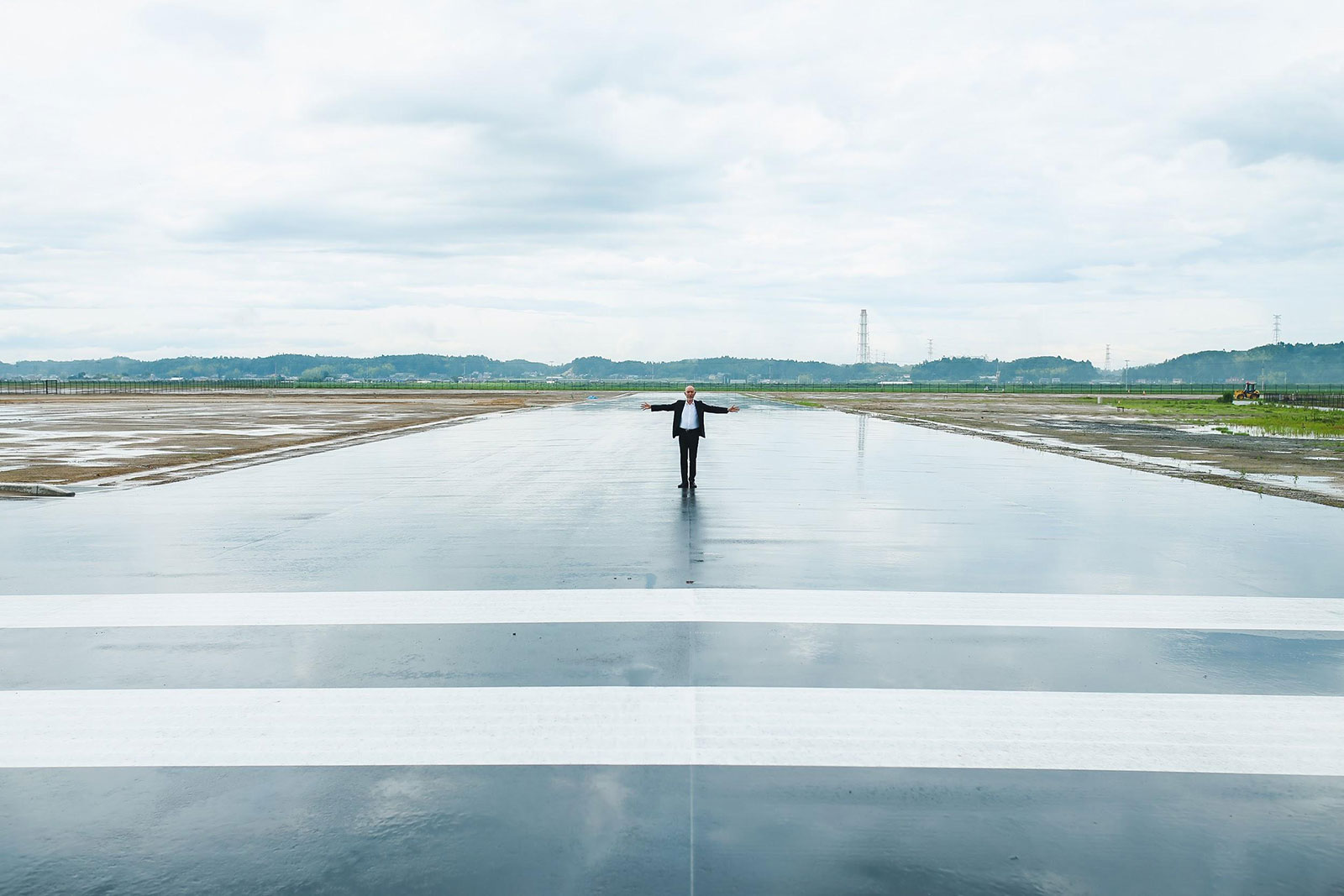 写真) 無人飛行機の滑走路