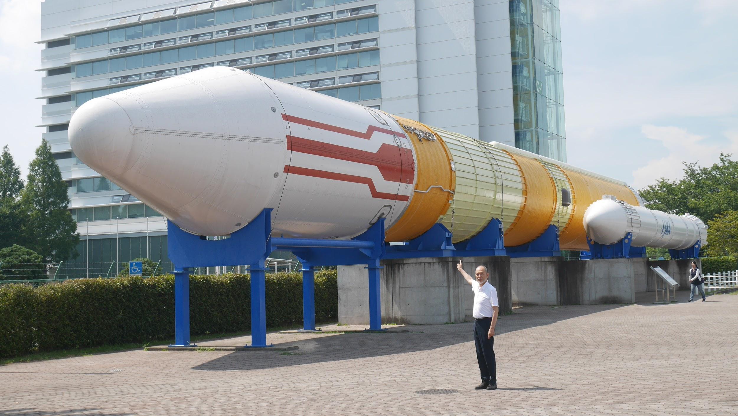 写真) H-Ⅱロケットの実機