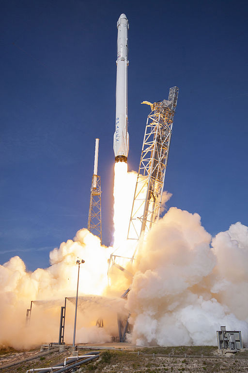 写真)スペースX社のロケット ファルコン9