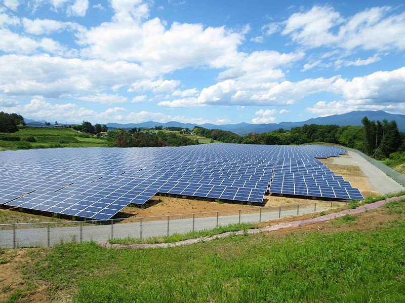 写真)長野県佐久市メガソーラー発電所