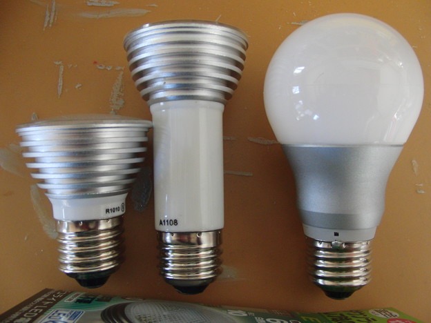 写真)LED電球外観比較