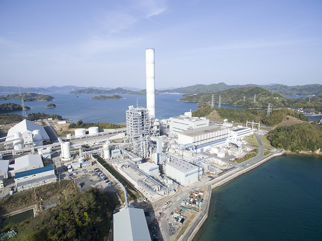 大崎上島から見る大崎クールジェンの石炭ガス化燃料電池複合発電(IGFC)プラント