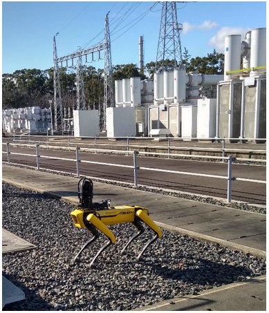 写真)屋外電力設備巡視状況
