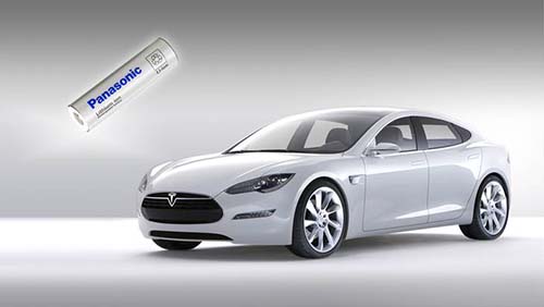 写真9:テスラ「モデルS」向けに供給されているパナソニックのリチウムイオン電池セル