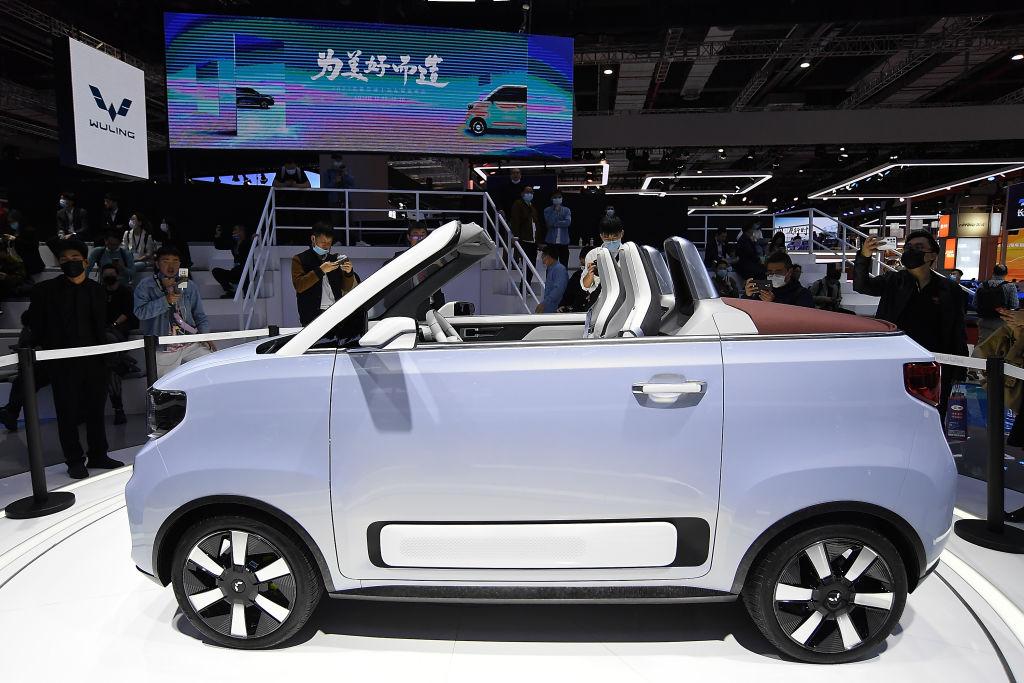 写真)上海モーターショーに出品された「宏光MINI EV」2021年4月19日 中国・上海