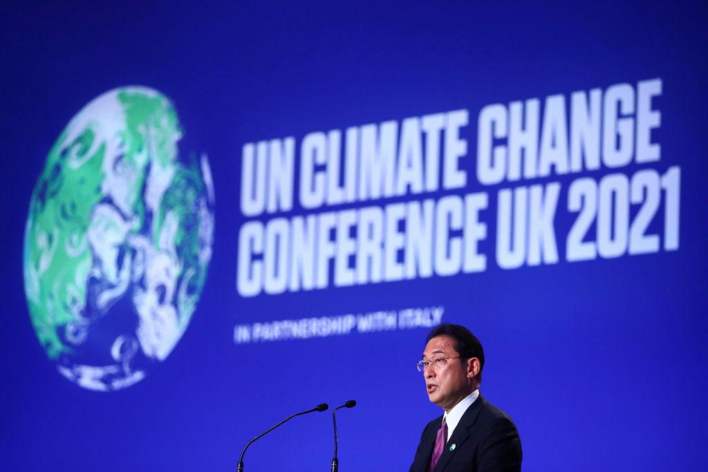 写真)第26回国連気候変動会議(COP26)で講演する岸田文雄首相。 2021年11月2日 スコットランド・グラスゴー