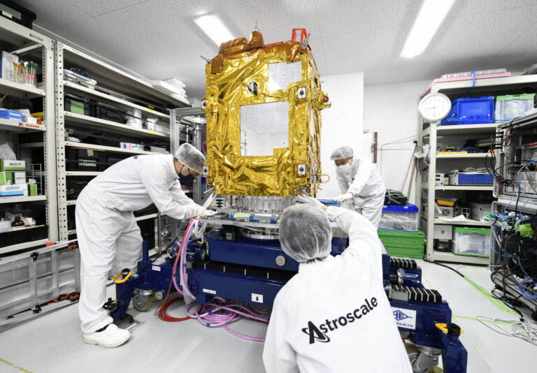 写真)実証衛星「ADRASーJ」