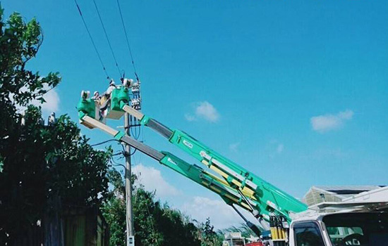 写真5:台風21号の復旧作業の様子(鹿児島県大島郡和泊町)
