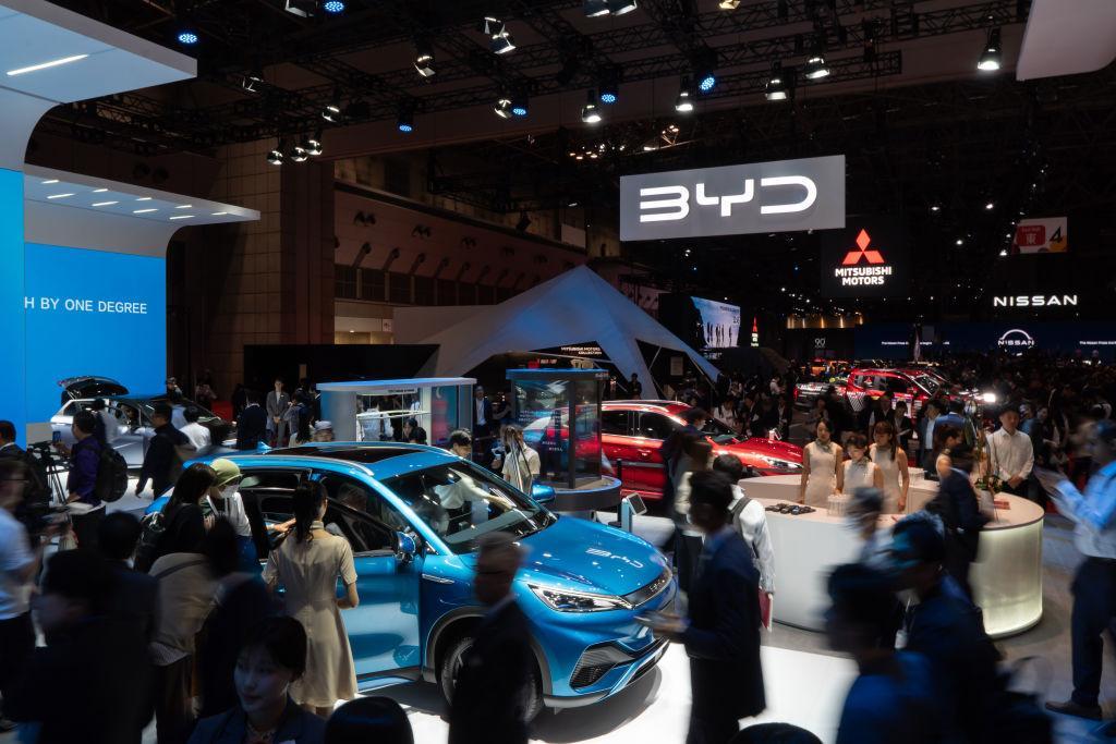 写真)TOKYO MOBILITY SHOW BYD展示コーナー 多くの観客が訪れた。 東京都・江東区 2023年10月