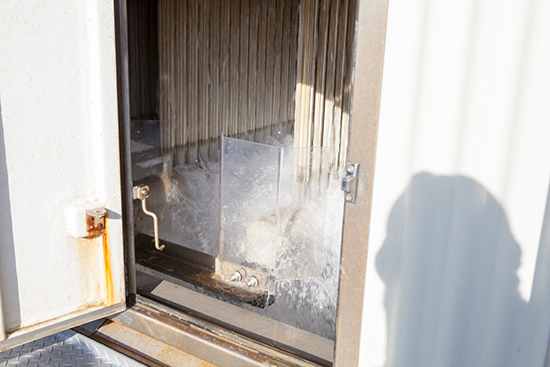 写真9:オープンラック式気化器