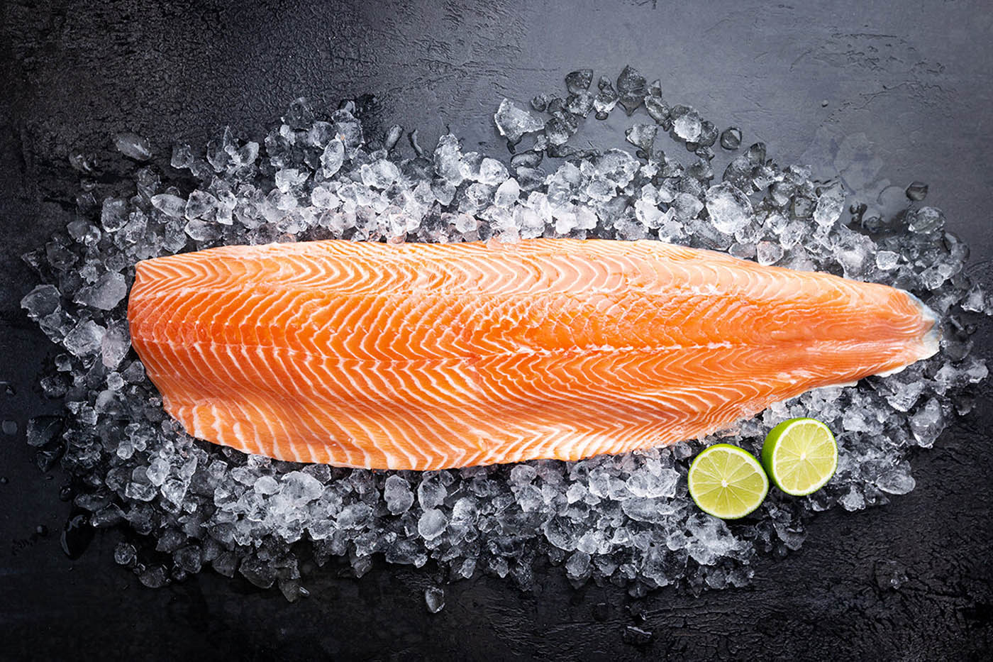 写真)Superior Fresh社の養殖アトランティックサーモンのフィレ(オンラインショップで販売されている。)