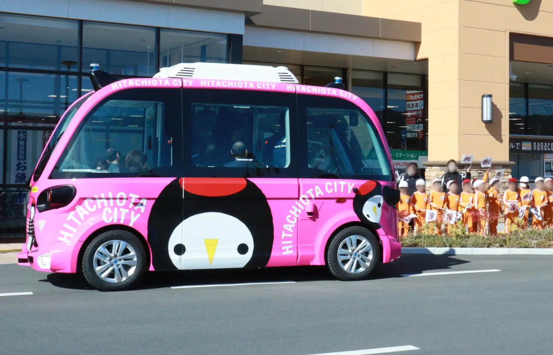 写真)GAUSSIN MACNICA MOBILITY(旧NAVYA)社製自動運転EVバス「EVO」愛称:「じょっピー」
