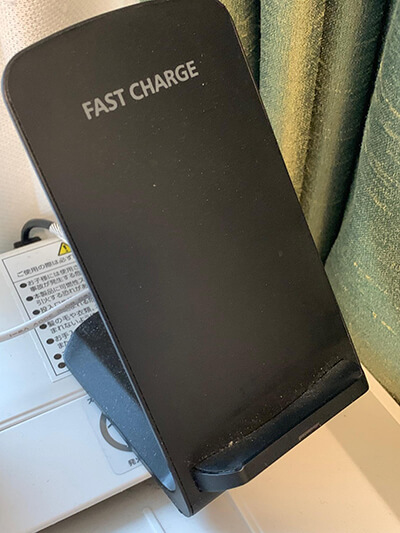 写真)ワイヤレス携帯給電器